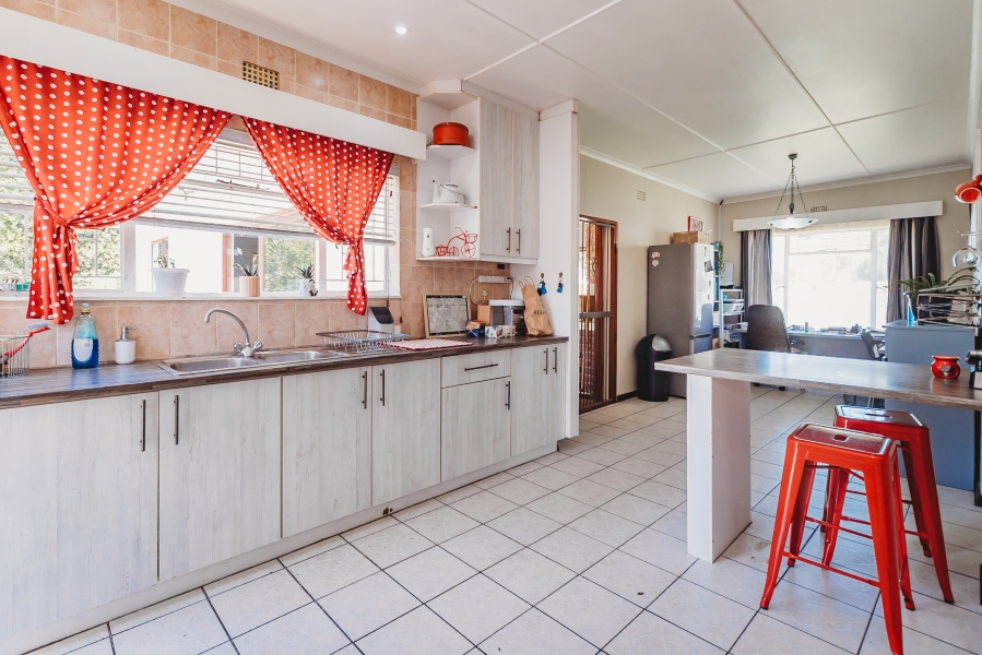 4 Bedroom Property for Sale in Bodorp Western Cape